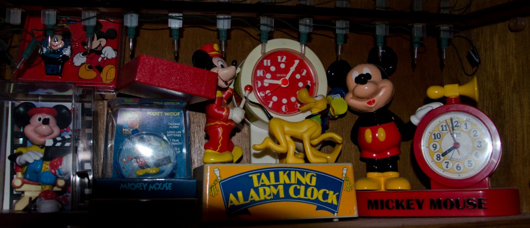 mickey mouse clock toy story